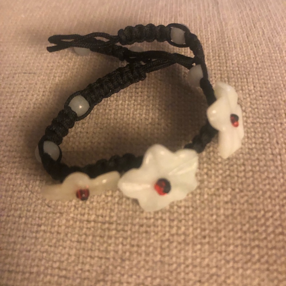 Jade Macrame Floral Bracelet -659 $30 or $25 w/offer